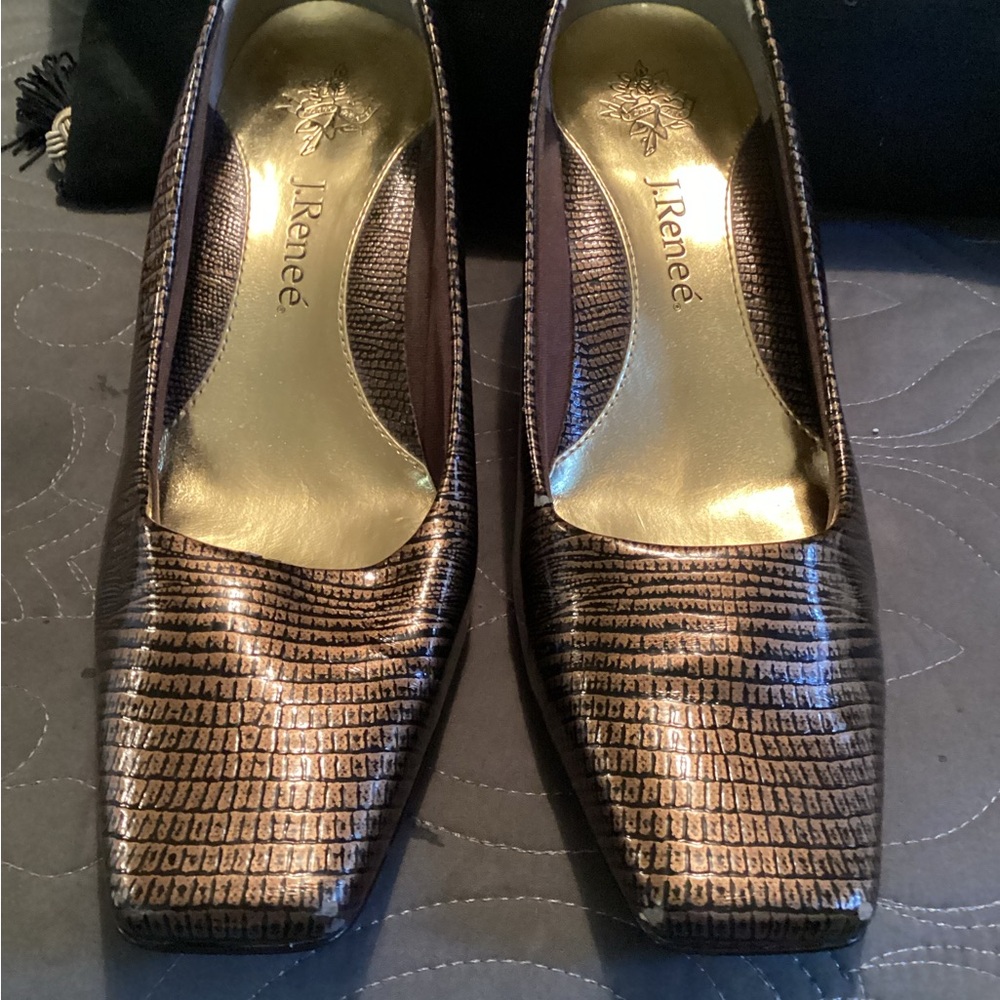 J.Renee Bronze brown Mary snakeskin high heel pumps, size 8